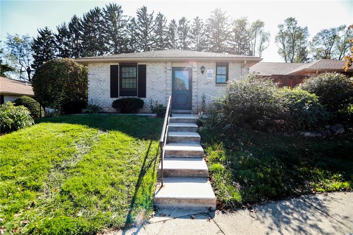 Property Photo: 2926 Whitemarsh Place F PA 18062