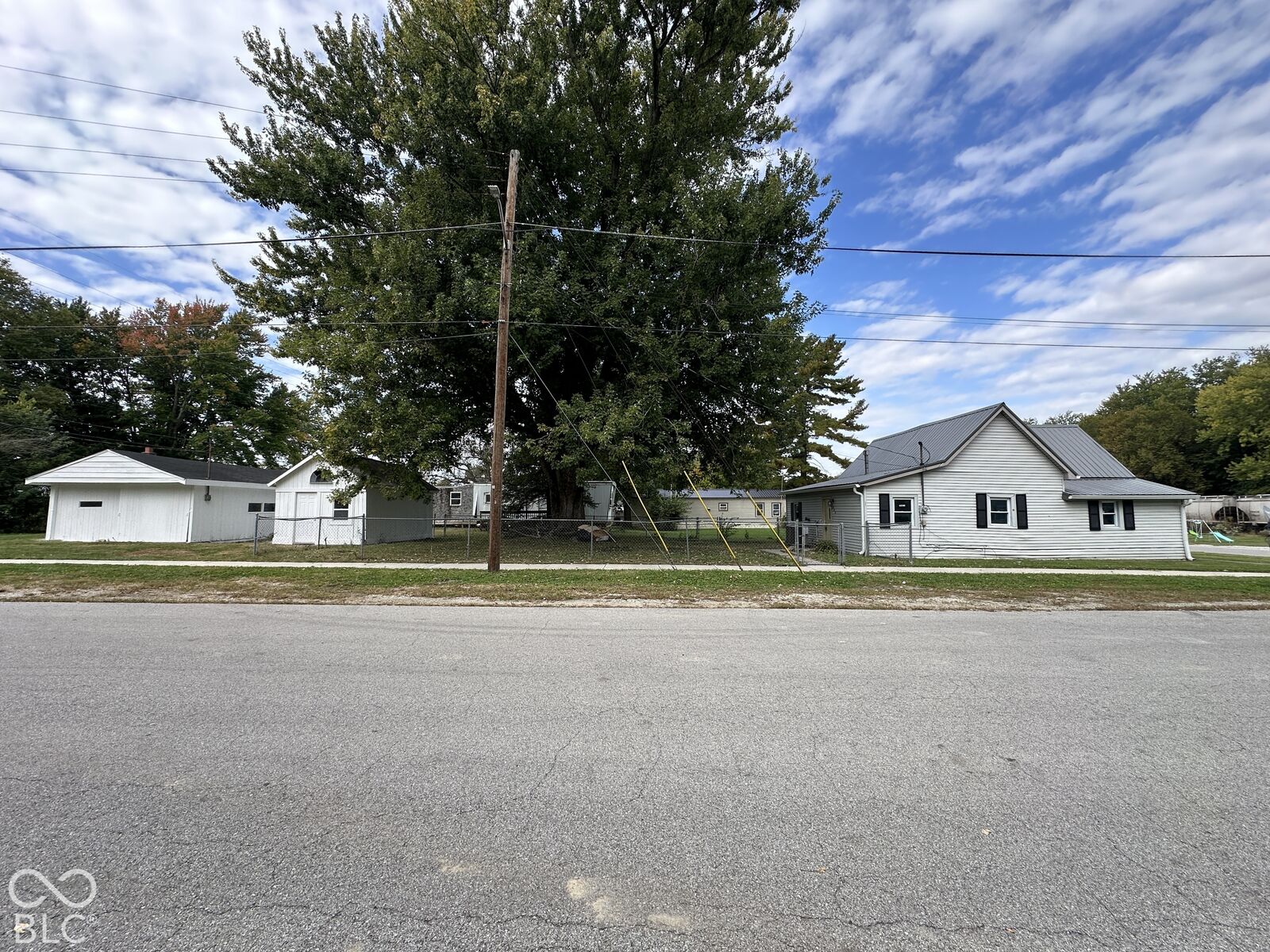 Property Photo:  208 N East  IN 46172 