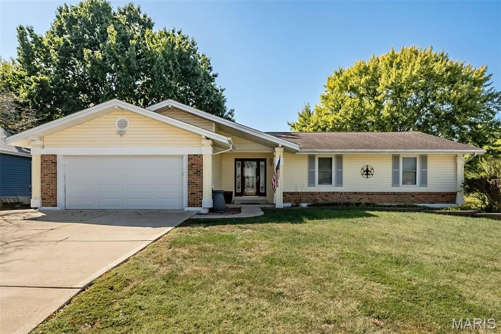 Property Photo: 22 Carriage Way W MO 63376
