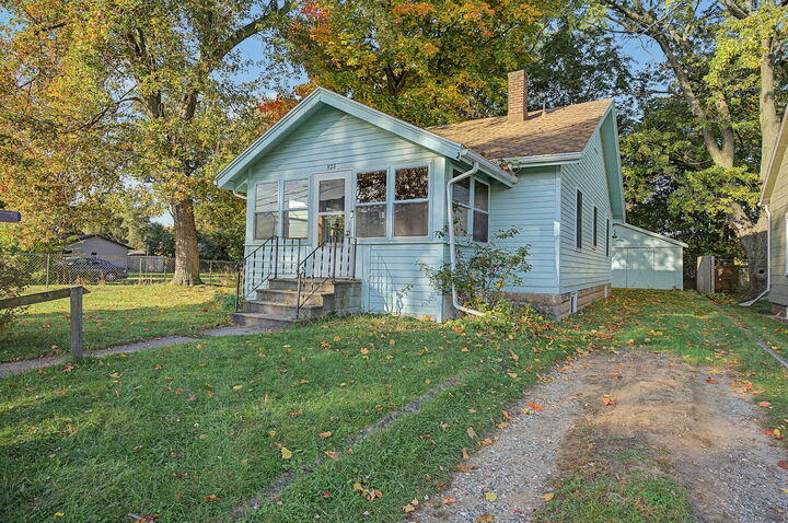 Property Photo: 528 Fern Avenue MI 49202