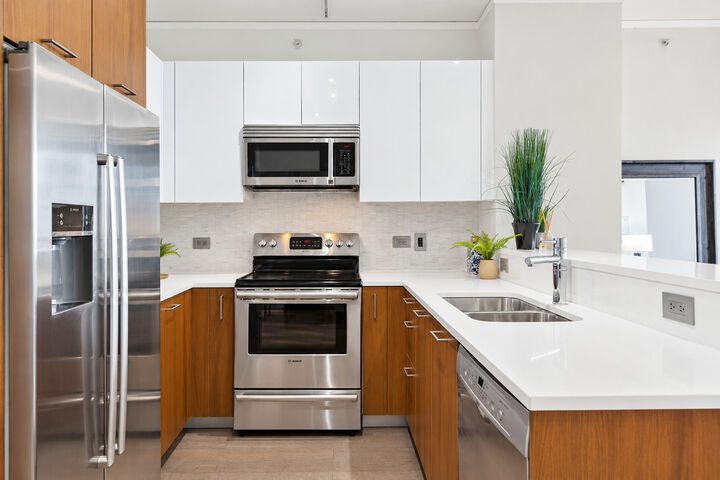 Property Photo: 1901 S Calumet Avenue 2706 IL 60616