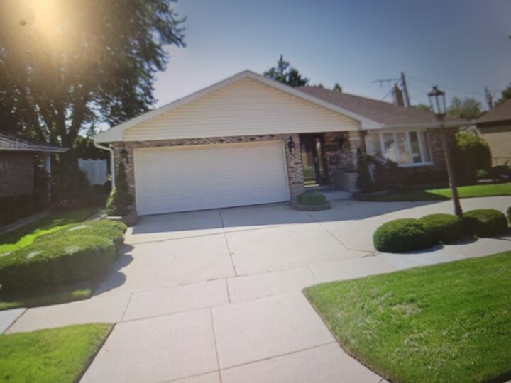 Property Photo: 1419 E Lincoln Avenue IL 60018