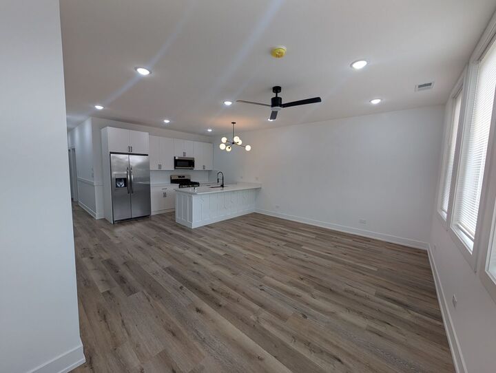 Property Photo:  3316 W Adams Street 2  IL 60624 