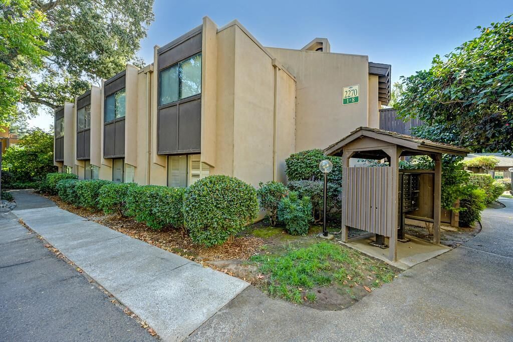 Property Photo:  2270 Woodside Lane 1  CA 95825 