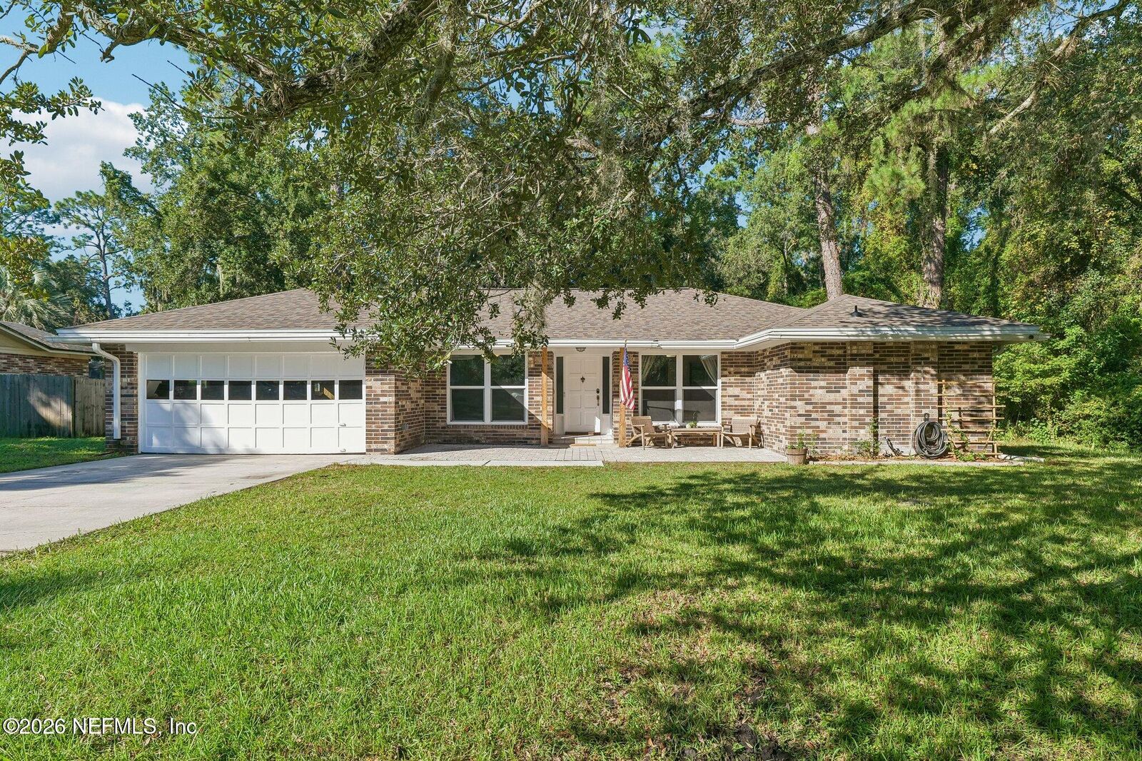 Property Photo: 12902 Silver Oak Drive FL 32223