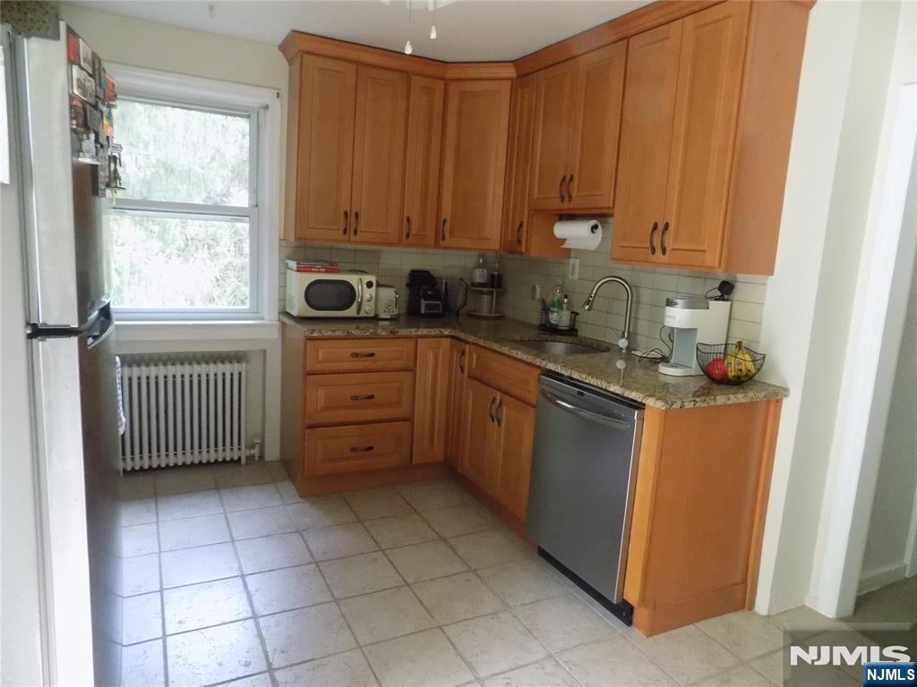 Property Photo:  33 Wyndham Road  NJ 07648 