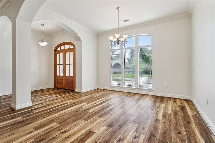 Property Photo: 218 Stonebridge Cove LA 70447