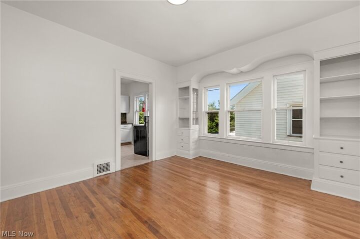 Property Photo:  2200-2202 Wyandotte Avenue 2202  OH 44107 