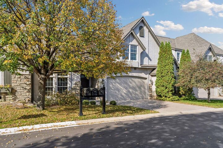 Property Photo:  189 Stonebridge Court  MN 55118 