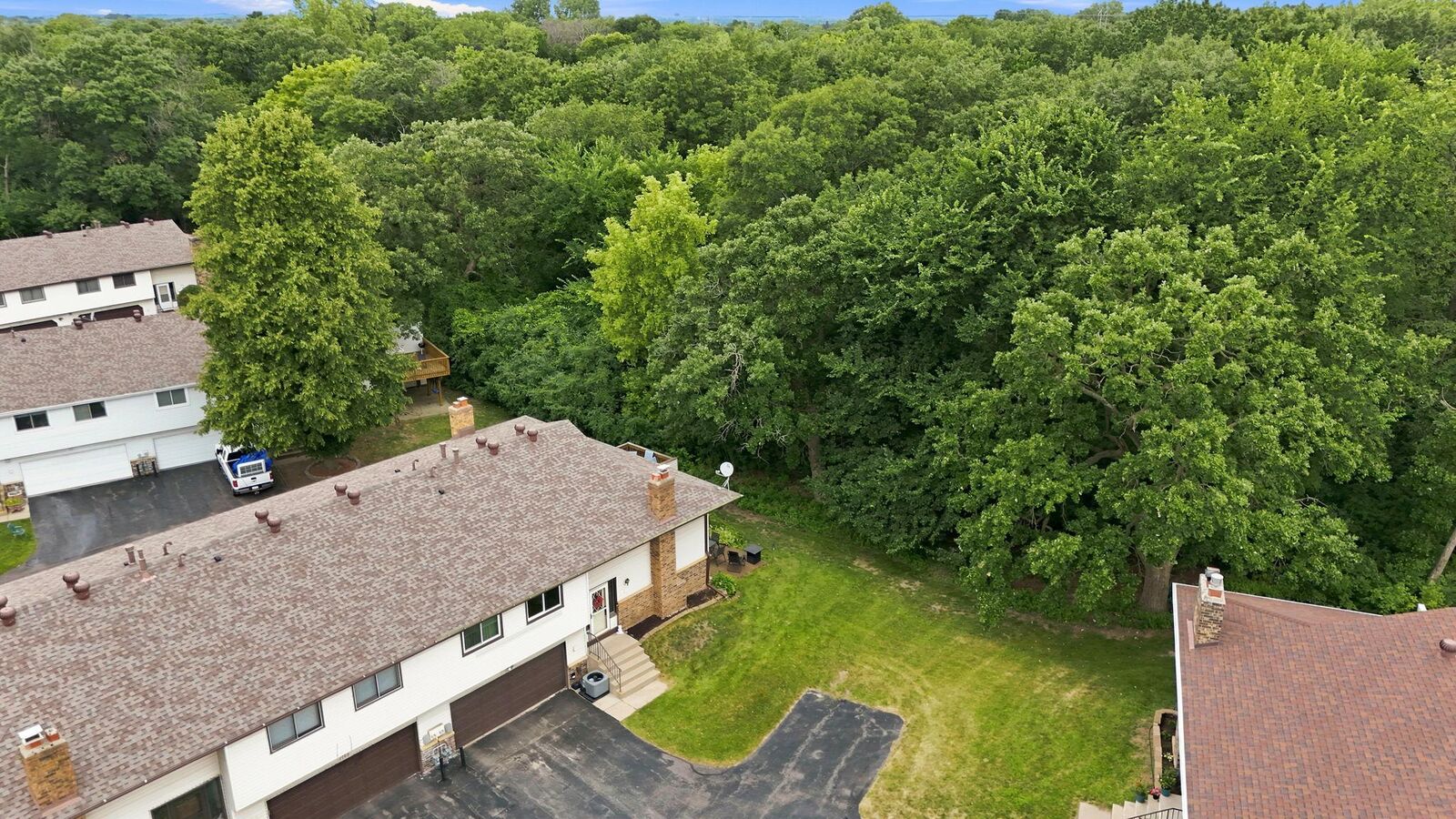 Property Photo: 1711 Hickory Hill Drive MN 55122