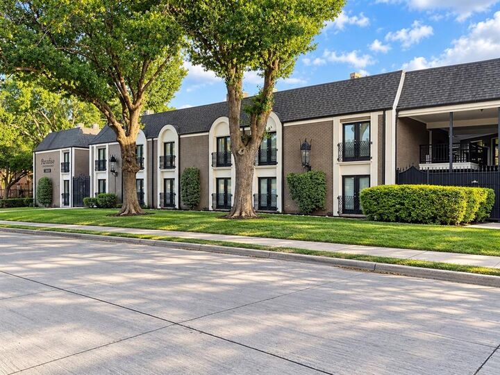 Property Photo:  7730 Meadow Park Drive 222  TX 75230 