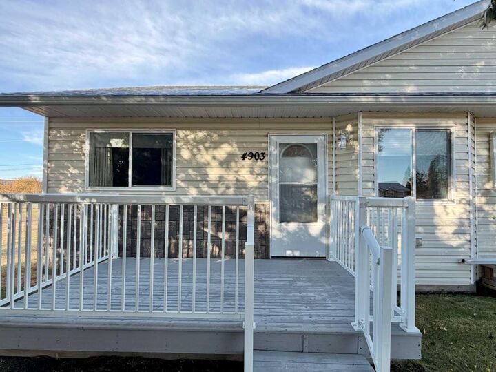 Property Photo:  4903 50 Street  AB T0H 1W0 