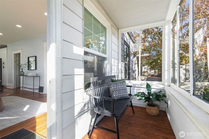 Property Photo:  106 NE 54th Street  WA 98105 