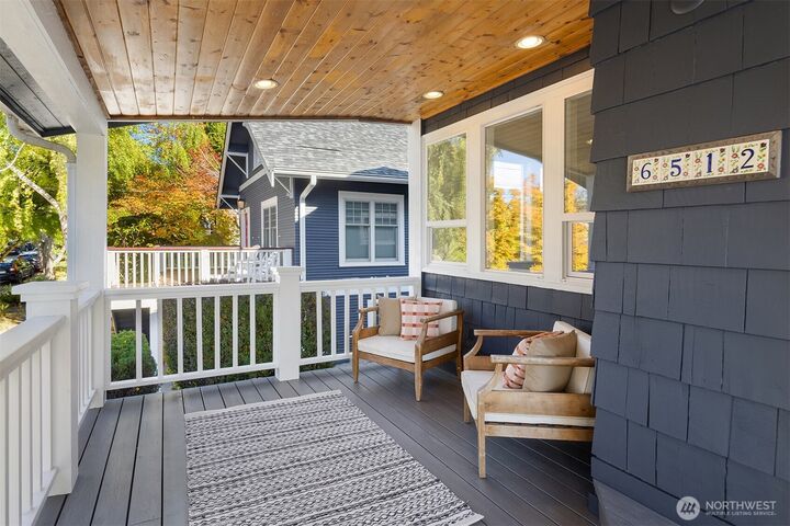 Property Photo: 6512 16th Avenue NE WA 98115