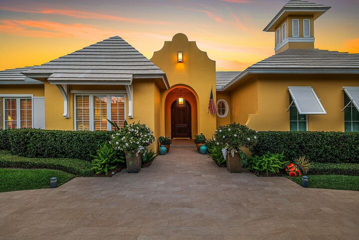 Property Photo: 10329 Prestwick Road FL 33436
