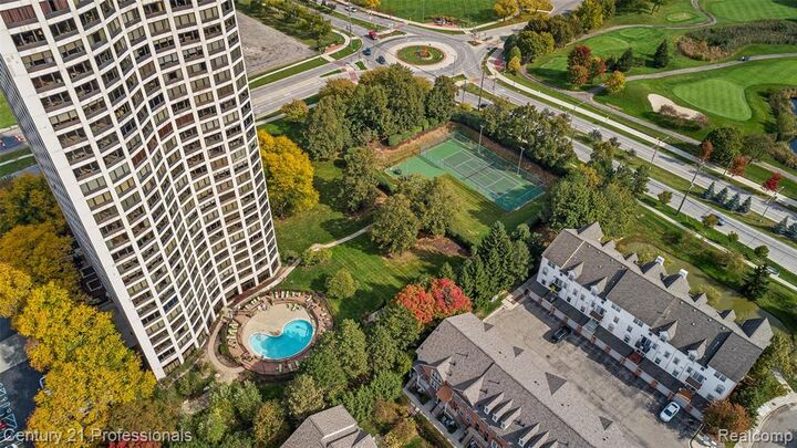 Property Photo:  5000 Town Center 704  MI 48075 