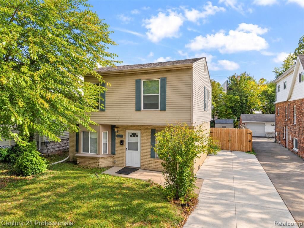 Property Photo:  23060 Berdeno Avenue  MI 48030 