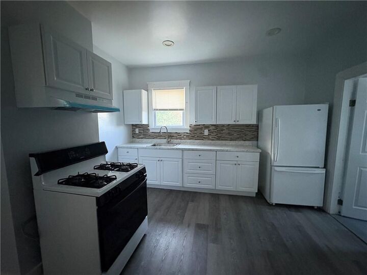 Property Photo:  31 Hawthorne Street  RI 02907 