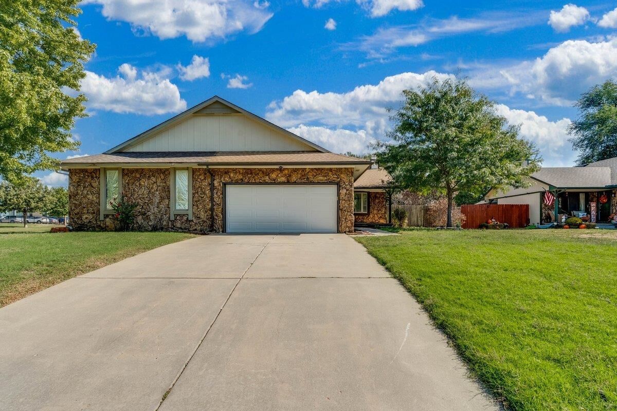 Photo de la propriété:  630 N Oak Forest Ln  KS 67037 