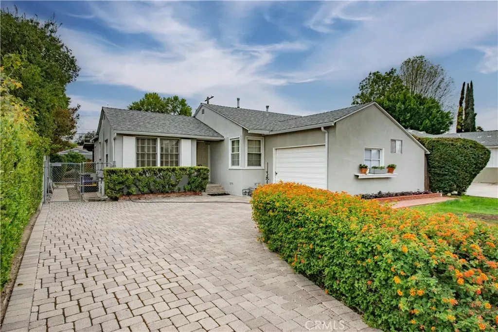 Property Photo: 19416 Welby CA 91335
