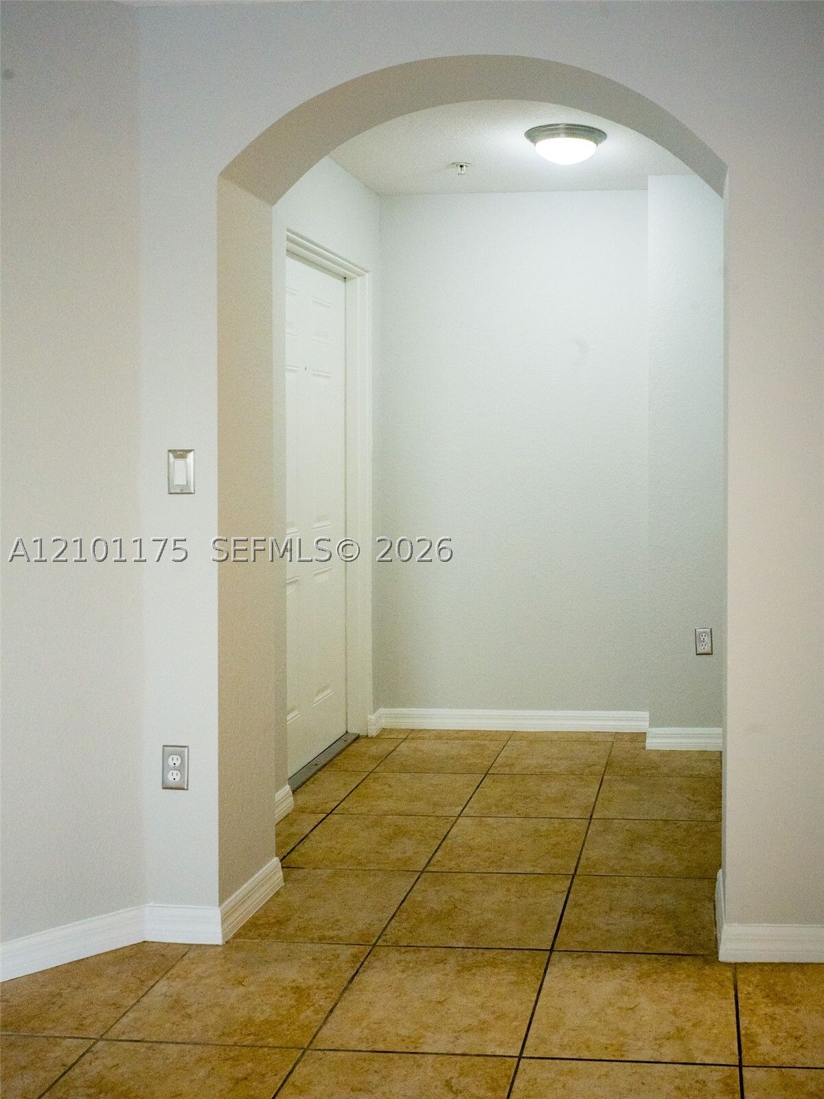 Property Photo:  