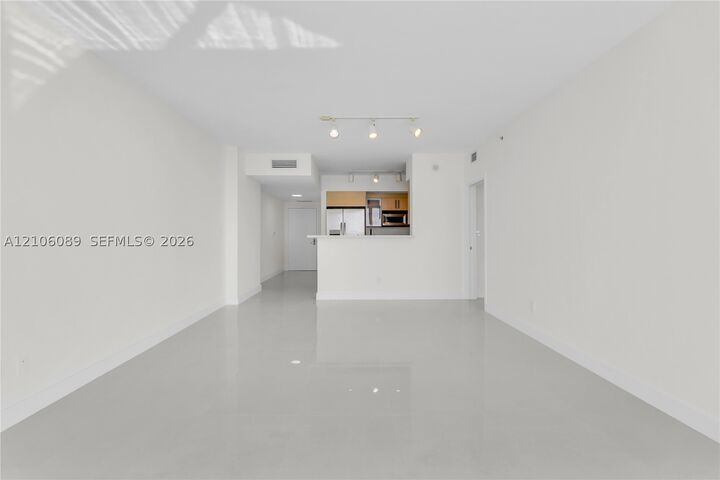 Property Photo:  325 S Biscayne Blvd 3117  FL 33131 