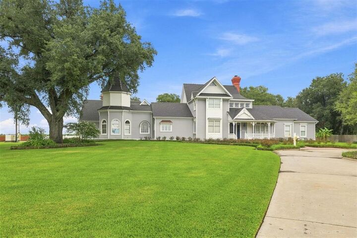 Property Photo: 439 Highway 384 LA 70607
