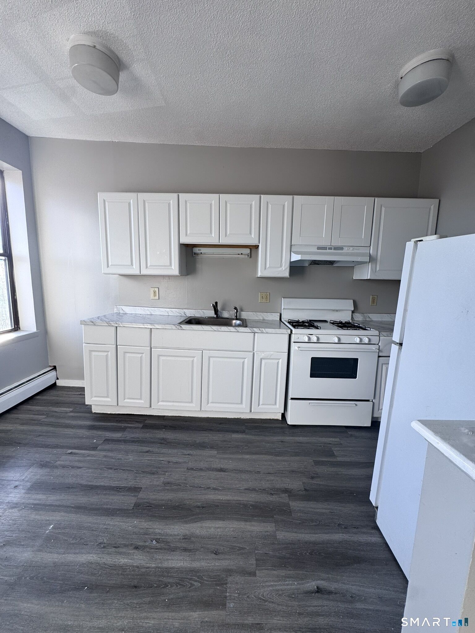 Property Photo:  56 Maple Avenue 302  CT 06114 