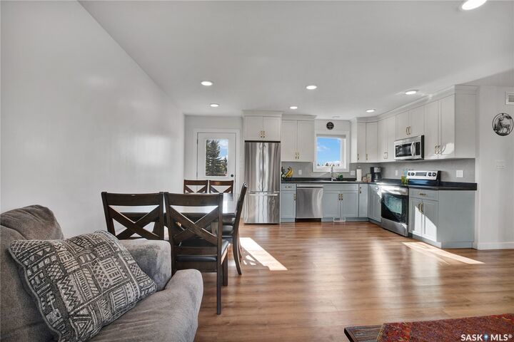 Property Photo:  204 Willow Crescent  SK S0K 4R0 