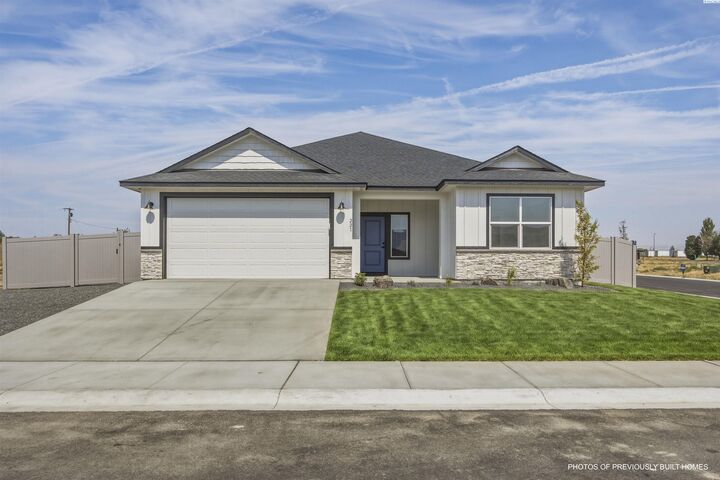 Property Photo:  200 Scott Rd  WA 99350 