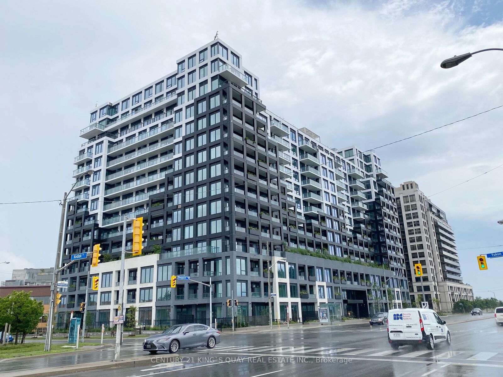 Photo de la propriété: 1100 Sheppard Avenue W 1010 ON M3K 0E4
