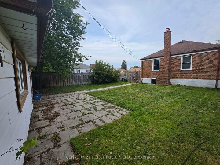 Property Photo:  270 Wilson Road S Main  ON L1H 6C5 