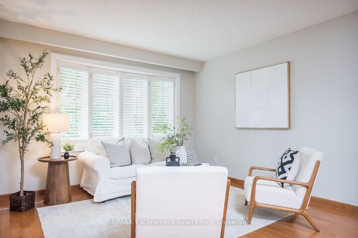 Property Photo:  1237 Redbank Crescent  ON L6H 1Y4 