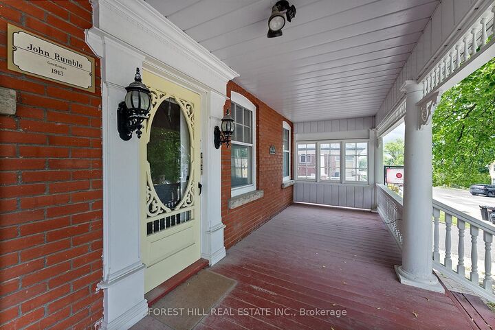 Property Photo:  36 Arnold Crescent Lower  ON L4C 3R5 