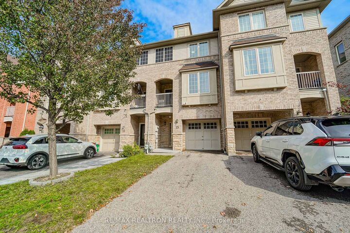 Property Photo:  15 Blunden Road  ON L1Z 0K9 