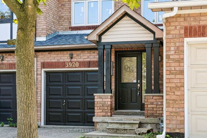 Property Photo:  3920 Zenith Court  ON L5N 7H7 
