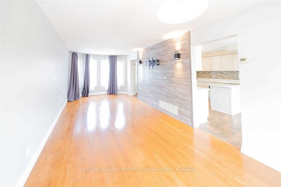 Property Photo:  44 Keys Drive  ON L1T 3P7 