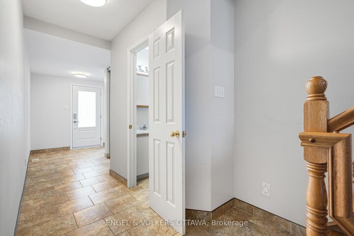 Property Photo:  1321 Morley Boulevard  ON K2C 1R1 