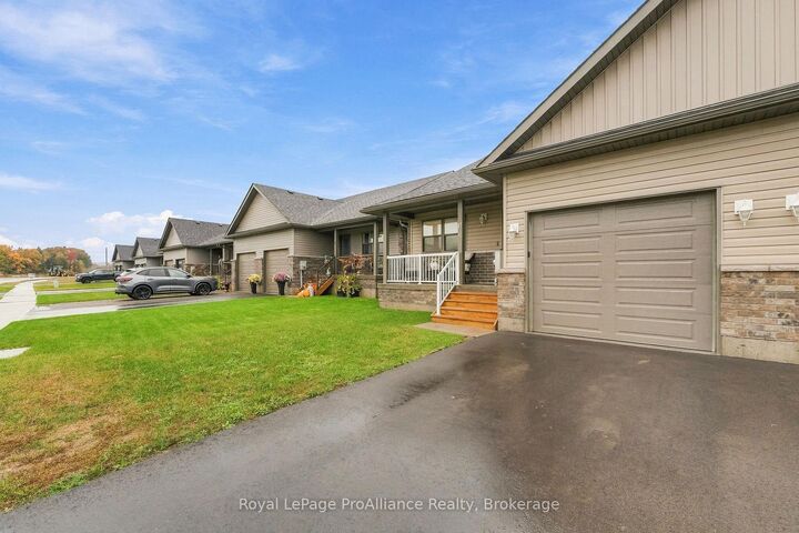 Property Photo:  17 Clayton John Avenue  ON K0K 1H0 