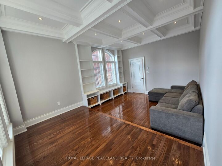 Property Photo:  322 Clinton Street Mainhse  ON M6G 2Y8 