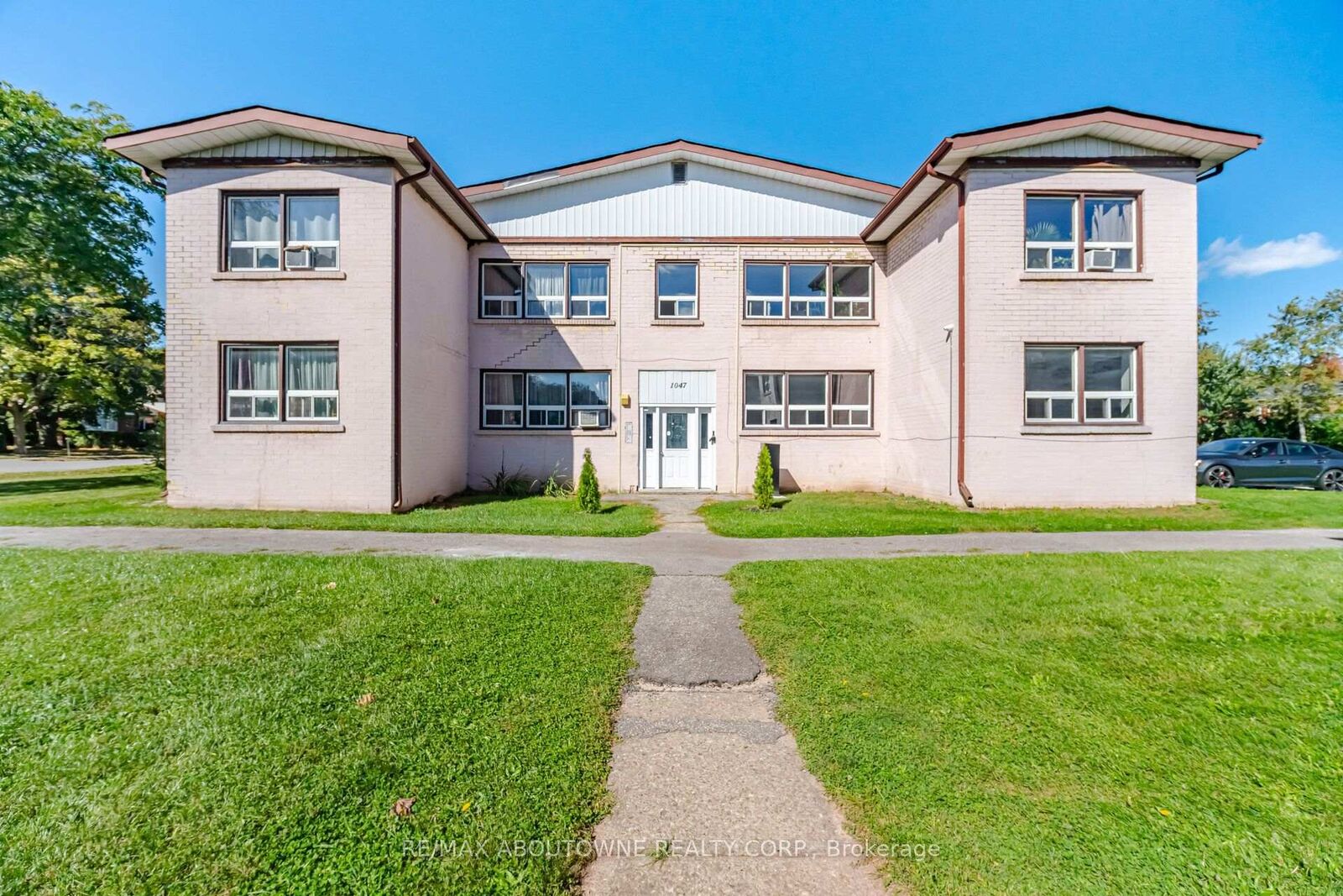 Property Photo:  1047 Churchill Avenue E 1  ON L6H 2A7 