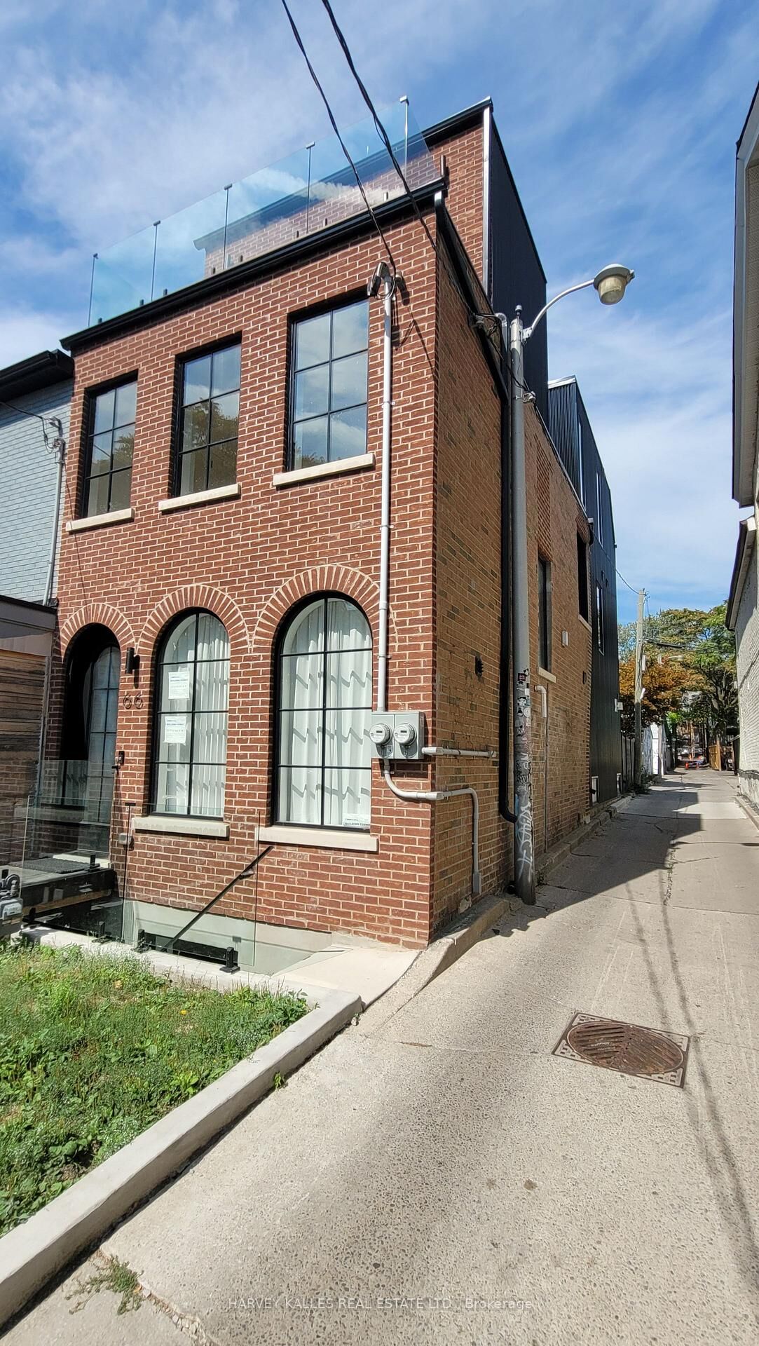 Property Photo: 66 Argyle Street Lower ON M6J 1N9