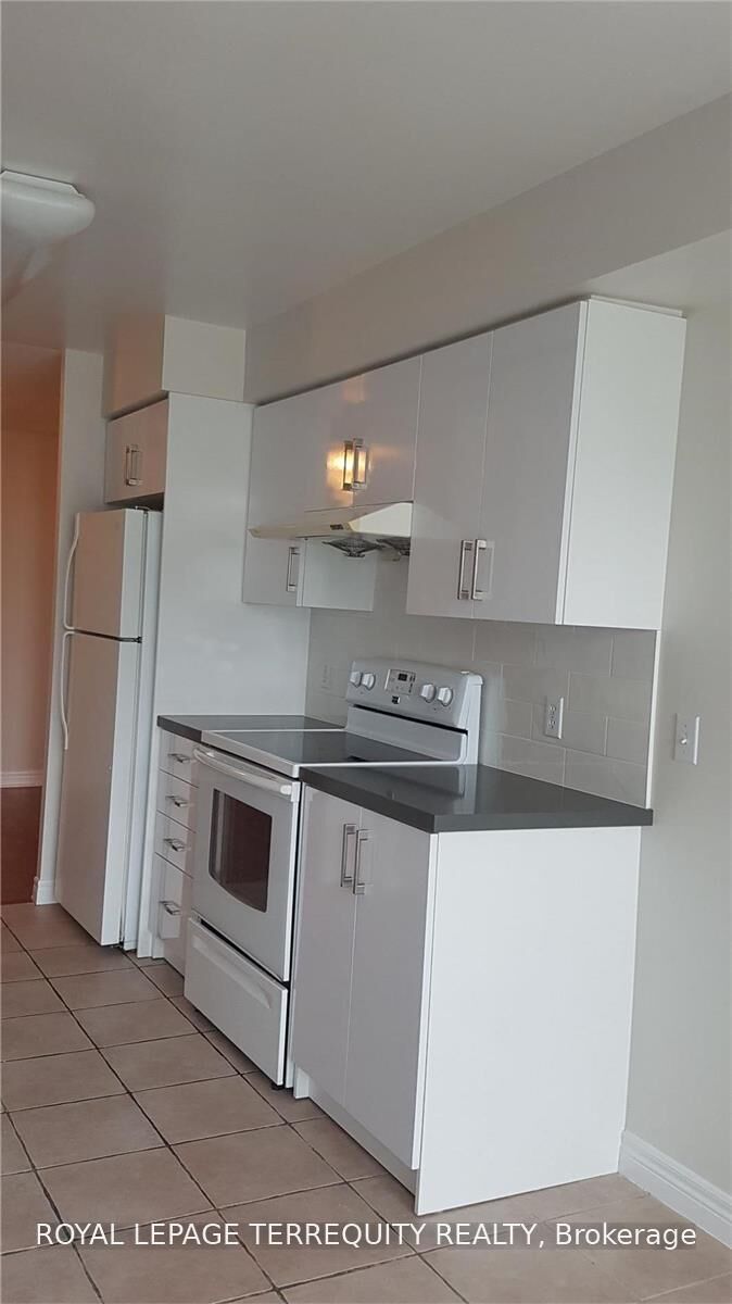 Property Photo:  18 Parkview Avenue 2607  ON M2N 7H7 