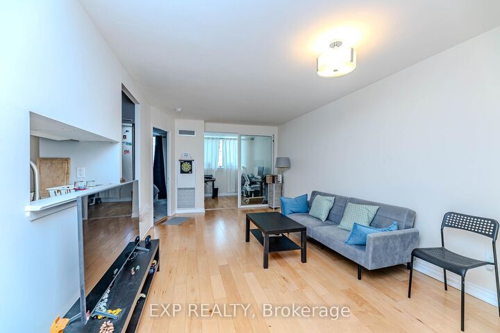 Property Photo:  1055 Bay Street 1515  ON M5S 3A3 