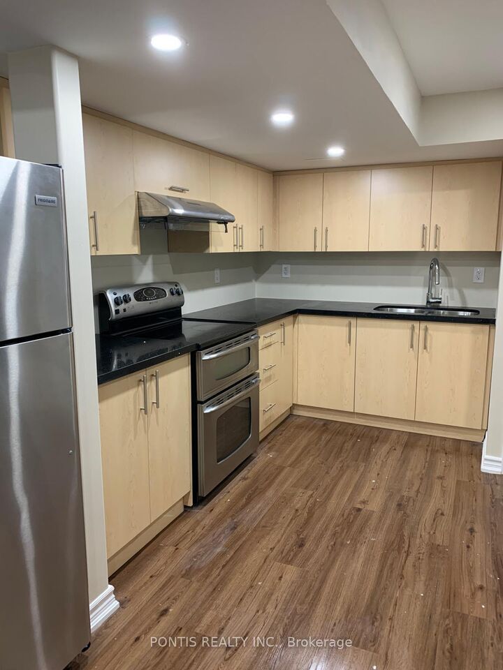 Property Photo:  2489 Felhaber Crescent  ON L6H 7R8 