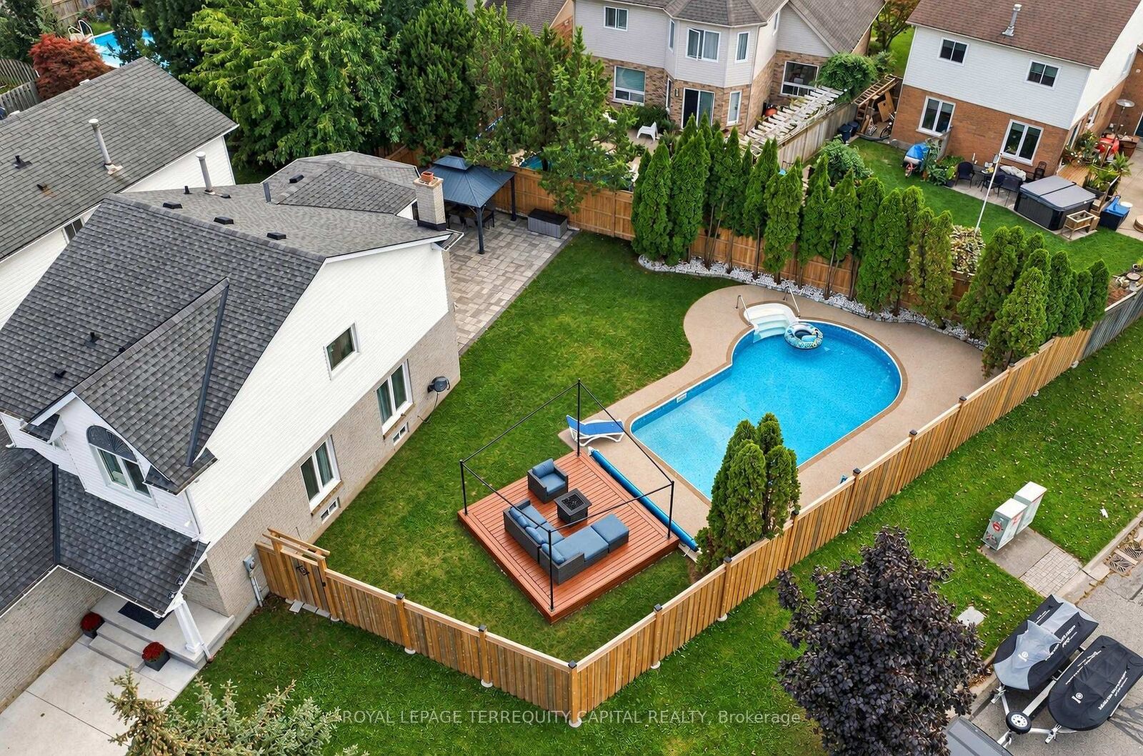 Property Photo:  32 Summers Drive  ON L2V 4Z9 