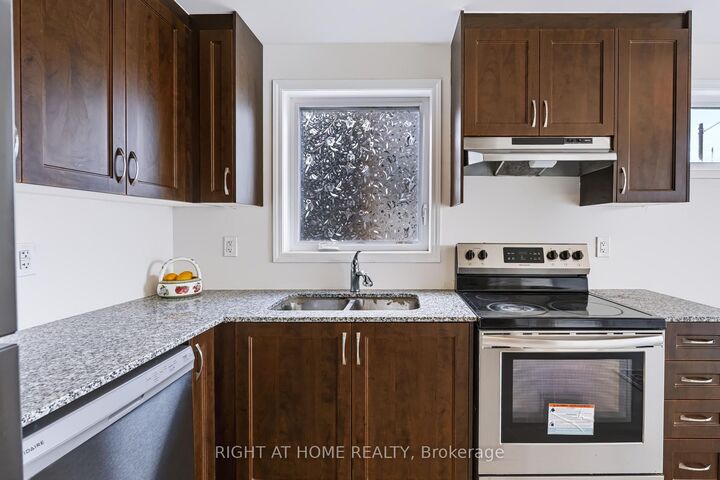 Property Photo:  2789 Eglinton Avenue E 429  ON M1J 0B2 