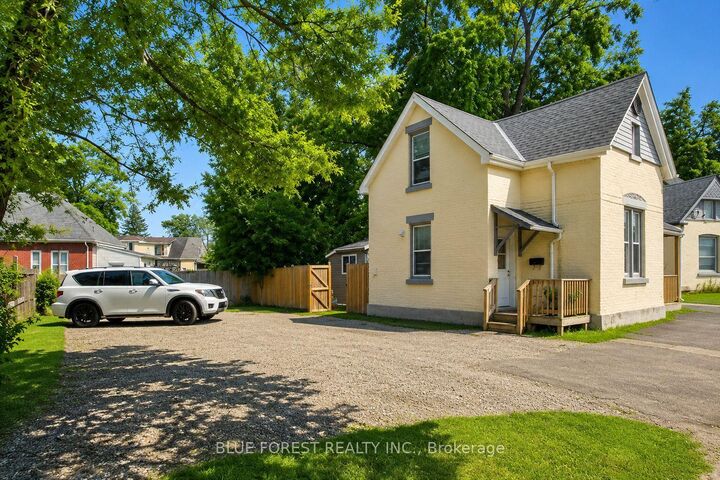 Property Photo:  28 Oxford Street W  ON N6H 1R3 