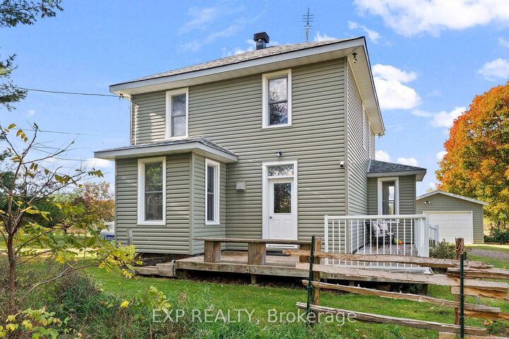 Property Photo:  156 Margaret Street  ON K7V 3Z9 