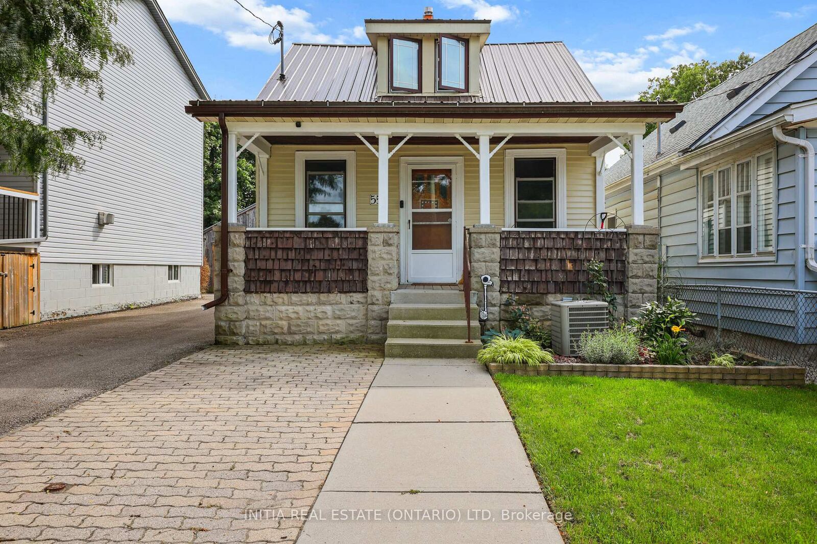 Property Photo:  55 Briscoe Street W  ON N6J 1M4 